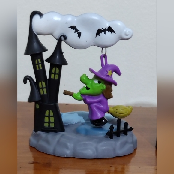 𝅺solar dancing Halloween figures - Picture 2 of 7